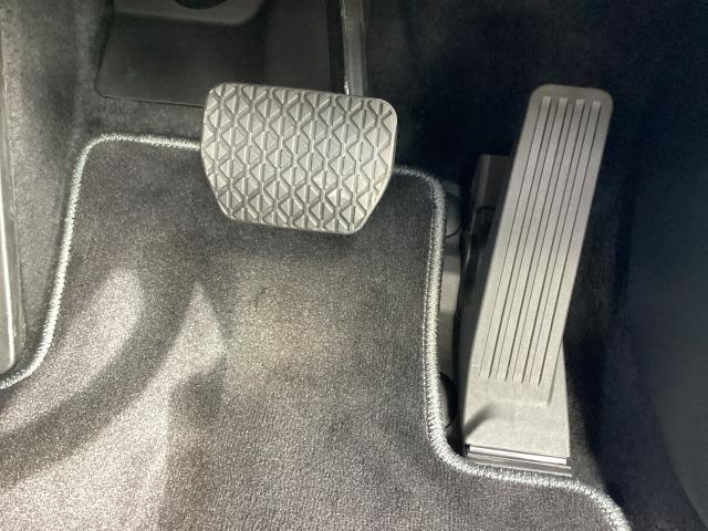 ＣＸ－３０ ２．０　２０Ｓ　レトロスポーツエディション　２ＷＤ　３６０°モニター　レーダークルーズ　ＢＯＳＥスピーカー　専用シート　前シートヒーター　運転席電動シート　２カメラドライブレコーダー　パーキングセンサー１８インチアルミ　オートライト　ＭＲＣＣ（34枚目）