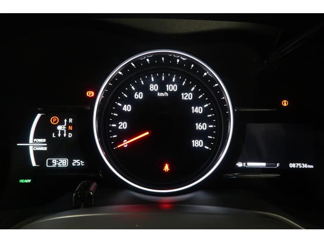 ヴェゼル ハイブリッドＲＳ・ホンダセンシング　１年保証付　運転支援　ドラレコ　ナビ　Ｂカメラ　ＥＴＣ　追従　電動ミラー　ハーフレーザー　車線逸脱防止　ＢＴ接続　デュアルエアコン　サイドＳＲＳ　Ｒカメ　フルオートエアコン　ＵＳＢ接続　両席エアバック（9枚目）