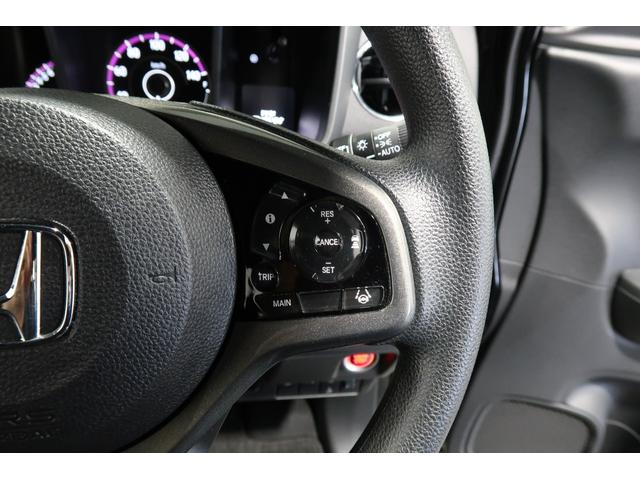 Ｈｏｎｄａセンシングの機能のひとつ、アダプティブクルーズコントロール付！アクセルから足を離しても設定したスピードと前車との車間を保ち走行してくれます！車線維持もアシスト☆高速道路で疲労軽減ですね☆