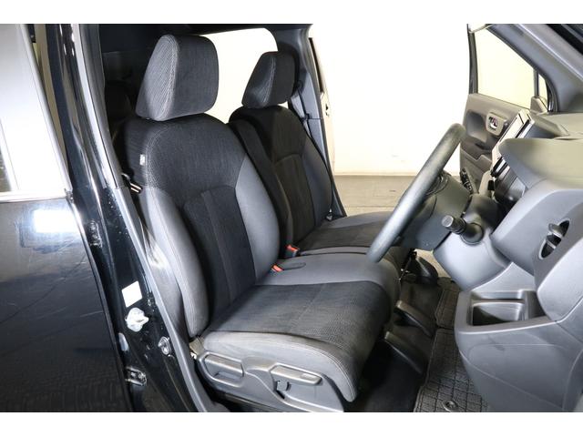 すわり心地の良い運転席・助手席です。長時間のドライブの疲れ軽減に貢献します。どうぞ快適なドライブを♪