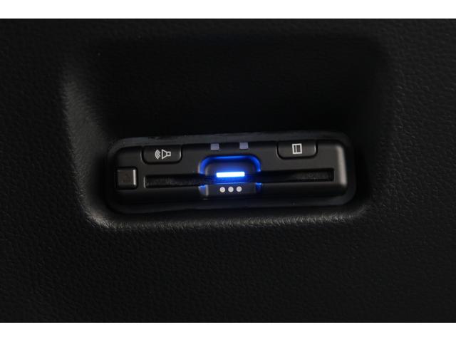 フィット ホーム　ホンダ認定中古車　２年保証　デモカー　禁煙車　運転支援　衝突軽減ブレーキ（ＣＭＢＳ）　誤発進抑制機能　渋滞追従付クルコン（ＡＣＣ）　コネクトナビ　バックカメラ　ＥＴＣ　フルセグＴＶ　Ｂｌｕｅｔｏｏｔｈ（18枚目）