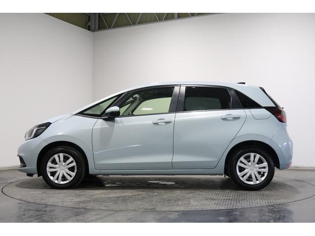 フィット ホーム　ホンダ認定中古車　２年保証　デモカー　禁煙車　運転支援　衝突軽減ブレーキ（ＣＭＢＳ）　誤発進抑制機能　渋滞追従付クルコン（ＡＣＣ）　コネクトナビ　バックカメラ　ＥＴＣ　フルセグＴＶ　Ｂｌｕｅｔｏｏｔｈ（27枚目）