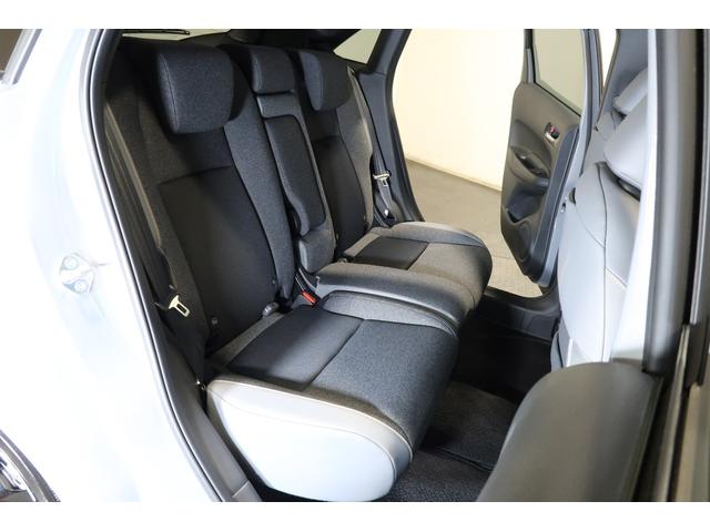 フィット ｅ：ＨＥＶＲＳ　ホンダ認定中古車　２年保証　デモカー　禁煙車　運転支援　衝突軽減ブレーキ（ＣＭＢＳ）　誤発進抑制機能　渋滞追従付クルコン（ＡＣＣ）　ドラレコ　コネクトナビ　バックカメラ　ＥＴＣ　フルセグＴＶ　ＵＳＢ（23枚目）