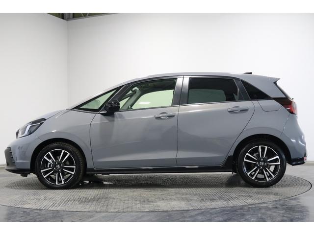 フィット ｅ：ＨＥＶＲＳ　ホンダ認定中古車　２年保証　デモカー　禁煙車　運転支援　衝突軽減ブレーキ（ＣＭＢＳ）　誤発進抑制機能　渋滞追従付クルコン（ＡＣＣ）　ドラレコ　コネクトナビ　バックカメラ　ＥＴＣ　フルセグＴＶ　ＵＳＢ（29枚目）