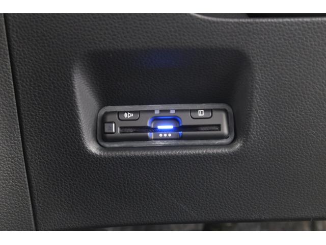 フィット ｅ：ＨＥＶクロスター　ホンダ認定中古車　２年保証　ワンオーナー　禁煙車　安全運転支援　衝突軽減ブレーキ（ＣＭＢＳ）　誤発進抑制機能　渋滞追従付クルコン（ＡＣＣ）　前後ドラレコ　コネクトナビ　バックカメラ　ＥＴＣ　フルセグ（22枚目）