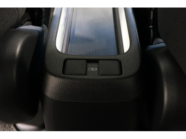 フィット ｅ：ＨＥＶクロスター　ホンダ認定中古車　２年保証　ワンオーナー　禁煙車　安全運転支援　衝突軽減ブレーキ（ＣＭＢＳ）　誤発進抑制機能　渋滞追従付クルコン（ＡＣＣ）　前後ドラレコ　コネクトナビ　バックカメラ　ＥＴＣ　フルセグ（30枚目）