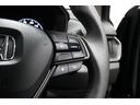 Hondaセンシングの機能のひとつ、アダプティブクルーズコントロール付!アクセルから足を離しても設定したスピードと前車との車間を保ち走行してくれます!車線維持もアシスト☆高速道路で疲労軽減ですね☆