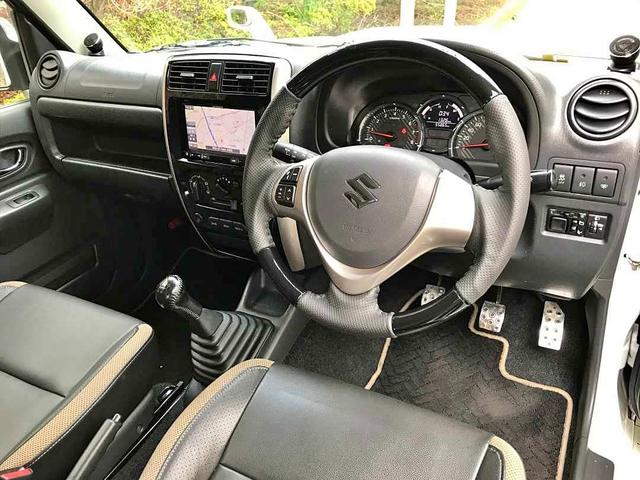 ジムニーシエラ ランドベンチャー　５速マニュアル　最終９型　リフトアップ　ショートバンパー　ラテラルロッド　社外マフラー　ナビＴＶ　ＥＴＣ　車検整備付　走行５．６万ｋｍ　社外品有（14枚目）