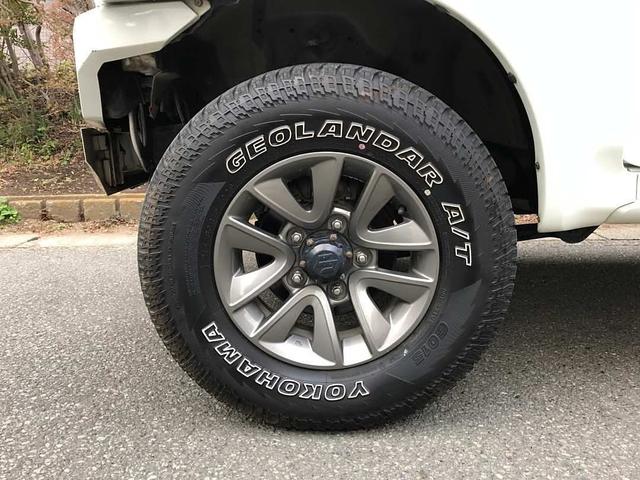 ジムニーシエラ ランドベンチャー　５速マニュアル　最終９型　リフトアップ　ショートバンパー　ラテラルロッド　社外マフラー　ナビＴＶ　ＥＴＣ　車検整備付　走行５．６万ｋｍ　社外品有（18枚目）