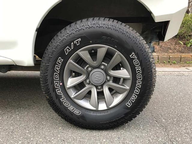 ジムニーシエラ ランドベンチャー　５速マニュアル　最終９型　リフトアップ　ショートバンパー　ラテラルロッド　社外マフラー　ナビＴＶ　ＥＴＣ　車検整備付　走行５．６万ｋｍ　社外品有（19枚目）