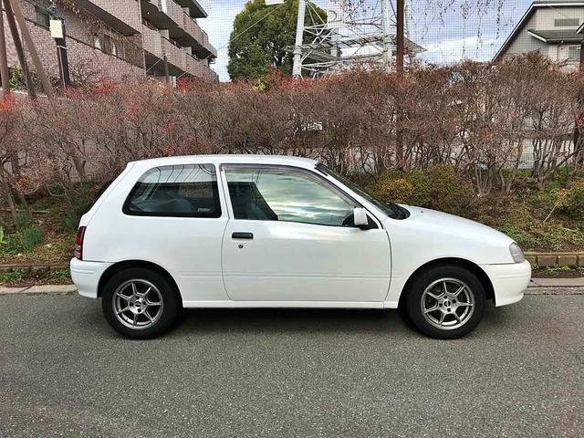 スターレット ルフレｆ　エクストラパッケージ　４速マニュアル　Ｐ／Ｓ　Ｐ／Ｗ　ＥＴＣ　ＥＮＫＥＩアルミ　ＲＥＣＡＲＯシート　新クラッチ交換済　整備済　車検１０年１月　走行１０．５万ｋｍ（4枚目）