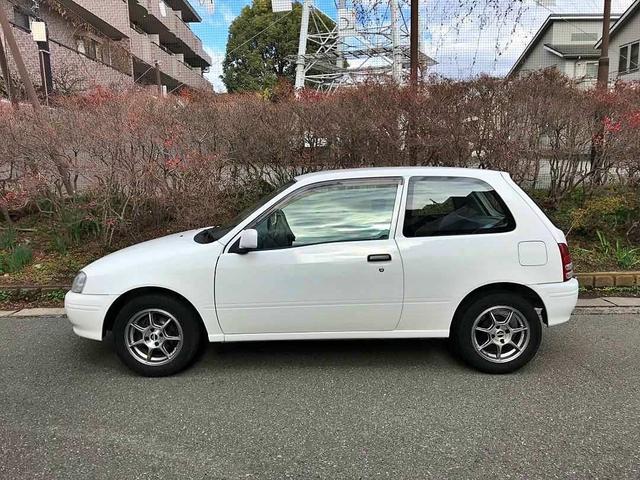 スターレット ルフレｆ　エクストラパッケージ　４速マニュアル　Ｐ／Ｓ　Ｐ／Ｗ　ＥＴＣ　ＥＮＫＥＩアルミ　ＲＥＣＡＲＯシート　新クラッチ交換済　整備済　車検１０年１月　走行１０．５万ｋｍ（5枚目）