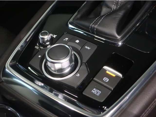 【電動サイドパーキング】便利な電動式パーキングブレーキ（オートホールド機能）付♪渋滞や信号待ちで長く停車する時も、ペダルから足を離しておくことが出来ますので、足が疲れにくいです！