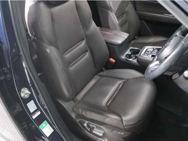 人間に合わせてクルマの設計を変えており、さらに体格や目線の違いに関わらず、多くの人が適したドライビングポジションを確保できるように、シートやステアリングの前後・上下の調整範囲を決定しています。