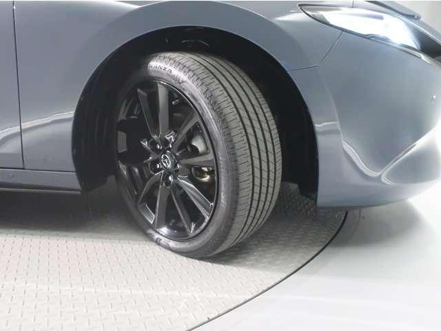 ＭＡＺＤＡ３ファストバック １．５　１５Ｓ　レトロスポーツエディション　雹害車・３６０度モニター・ＥＴＣ車載器・ドライ　アイドリングストップ　メモリーナビ　３６０度ビュー　アルミホイール　運転席パワーシート　ＥＴＣ　ＬＥＤヘッドライト　フルセグ　前席シートヒーター（17枚目）