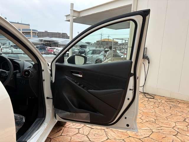 ＭＡＺＤＡ２ １．５　１５スポルトプラス　新車香り　電動シート　シートヒーター　３６０°　アダプティブクルーズコントロール　バックカメラ　ＬＥＤヘッドランプ　シートヒーター　衝突被害軽減ブレーキ（12枚目）