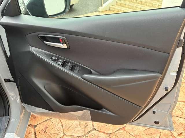 MAZDA2 1.5 15スポルト AM/FMラジオ 360°ビューモニター フルセグ レーダークルーズコントロール アイドリングストップ フルオートエアコン スマートキー キーフリー 横滑り防止装置 アルミホイール Bカメラ(4枚目)