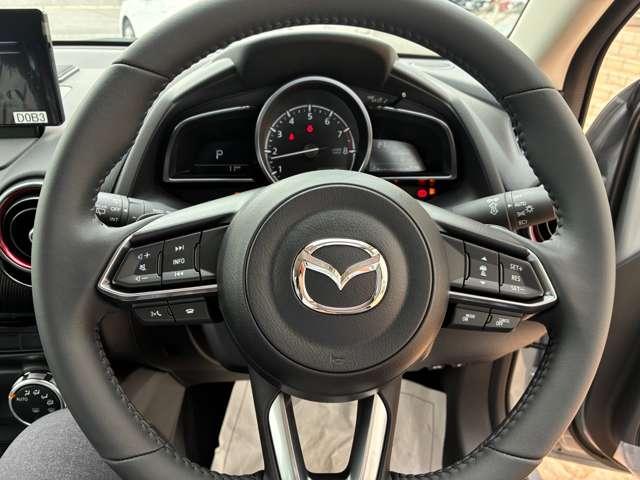 MAZDA2 1.5 15スポルト AM/FMラジオ 360°ビューモニター フルセグ レーダークルーズコントロール アイドリングストップ フルオートエアコン スマートキー キーフリー 横滑り防止装置 アルミホイール Bカメラ(8枚目)