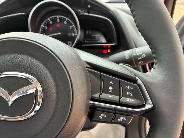 MAZDA2 1.5 15スポルト AM/FMラジオ 360°ビューモニター フルセグ レーダークルーズコントロール アイドリングストップ フルオートエアコン スマートキー キーフリー 横滑り防止装置 アルミホイール Bカメラ(10枚目)