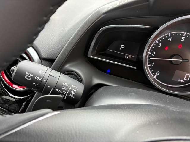 MAZDA2 1.5 15スポルト AM/FMラジオ 360°ビューモニター フルセグ レーダークルーズコントロール アイドリングストップ フルオートエアコン スマートキー キーフリー 横滑り防止装置 アルミホイール Bカメラ(12枚目)