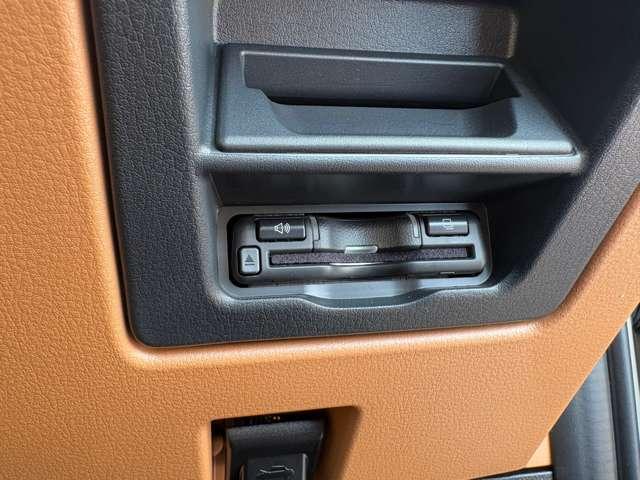 ＣＸ－８０ ３．３　ＸＤハイブリッド　プレミアム　スポーツ　ディーゼルタ　タン革内装　ＢＯＳＥサウンドシステム　３６０度　レーダークルーズ　パノラマサンルーフ　クリアランスソナー　パワーシート　衝突被害軽減システム　革シート　ＥＴＣ　シートヒーター　４ＷＤ　バックカメラ（6枚目）