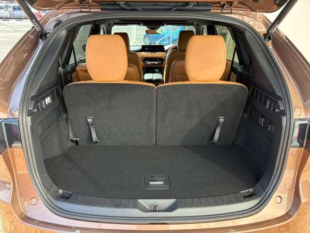 ＣＸ－８０ ３．３　ＸＤハイブリッド　プレミアム　スポーツ　ディーゼルタ　３６０°モニター　ＢＯＳＥサウンドシステム　ＥＴＣ　３６０度　レーダークルーズ　パノラマサンルーフ　クリアランスソナー　パワーシート　衝突被害軽減システム　革シート　ＥＴＣ　シートヒーター　４ＷＤ（19枚目）