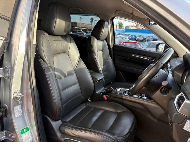 ＣＸ－５ ２．５　２５Ｓ　Ｌパッケージ　前後ドラレコ　ＥＴＣ２．０　シートヒーター　ＡＡＣ　ＥＴＣ付き　盗難防止装置　地デジ　アドバンストキー　ＤＶＤ再生　Ｂカメラ　ＬＥＤヘッドライト　黒革シート　レーダークルコン　アイドリングストップ（17枚目）