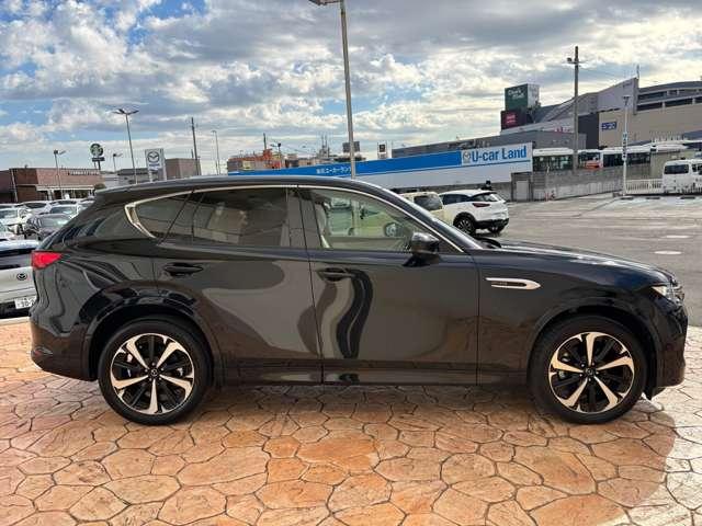 ＣＸ－６０ ３．３　ＸＤハイブリッド　エクスクルーシブ　モダン　ディーゼ　ＢＯＳＥ　ＥＴＣ　３６０°カメラ　純正ナビ　白革シート　衝突軽減ブレーキ　ＬＥＤライト　追従式クルコン　地上デジタル　シートエアコン　サイドカメラ　ＥＴＣ　アルミホイール　横滑り防止装置　パワーシート（3枚目）