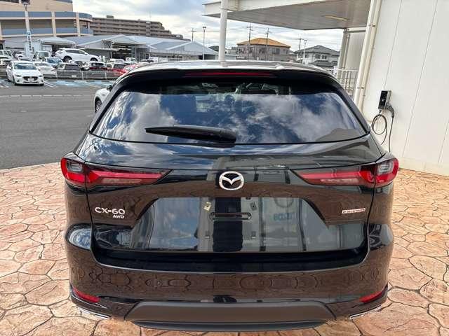 ＣＸ－６０ ３．３　ＸＤハイブリッド　エクスクルーシブ　モダン　ディーゼ　ＢＯＳＥ　ＥＴＣ　３６０°カメラ　純正ナビ　白革シート　衝突軽減ブレーキ　ＬＥＤライト　追従式クルコン　地上デジタル　シートエアコン　サイドカメラ　ＥＴＣ　アルミホイール　横滑り防止装置　パワーシート（4枚目）