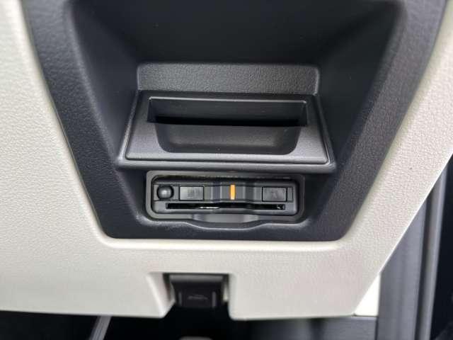 ＣＸ－６０ ３．３　ＸＤハイブリッド　エクスクルーシブ　モダン　ディーゼ　ＢＯＳＥ　ＥＴＣ　３６０°カメラ　純正ナビ　白革シート　衝突軽減ブレーキ　ＬＥＤライト　追従式クルコン　地上デジタル　シートエアコン　サイドカメラ　ＥＴＣ　アルミホイール　横滑り防止装置　パワーシート（8枚目）