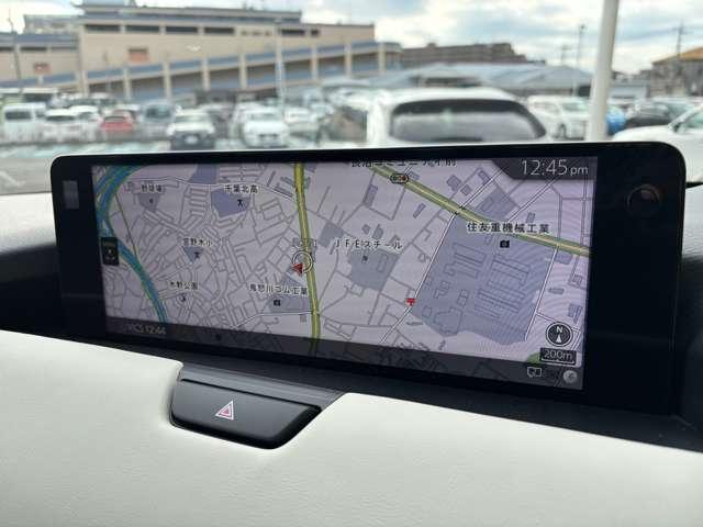 ＣＸ－６０ ３．３　ＸＤハイブリッド　エクスクルーシブ　モダン　ディーゼ　ＢＯＳＥ　ＥＴＣ　３６０°カメラ　純正ナビ　白革シート　衝突軽減ブレーキ　ＬＥＤライト　追従式クルコン　地上デジタル　シートエアコン　サイドカメラ　ＥＴＣ　アルミホイール　横滑り防止装置　パワーシート（11枚目）