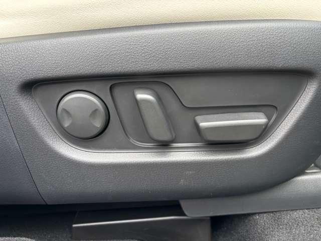 ＣＸ－６０ ３．３　ＸＤハイブリッド　エクスクルーシブ　モダン　ディーゼ　ＢＯＳＥ　ＥＴＣ　３６０°カメラ　純正ナビ　白革シート　衝突軽減ブレーキ　ＬＥＤライト　追従式クルコン　地上デジタル　シートエアコン　サイドカメラ　ＥＴＣ　アルミホイール　横滑り防止装置　パワーシート（18枚目）