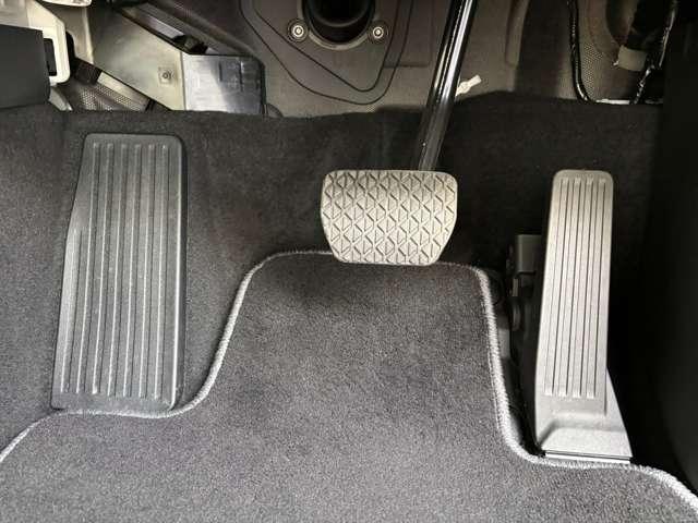 ＣＸ－６０ ３．３　ＸＤハイブリッド　エクスクルーシブ　モダン　ディーゼ　ＢＯＳＥ　ＥＴＣ　３６０°カメラ　純正ナビ　白革シート　衝突軽減ブレーキ　ＬＥＤライト　追従式クルコン　地上デジタル　シートエアコン　サイドカメラ　ＥＴＣ　アルミホイール　横滑り防止装置　パワーシート（20枚目）