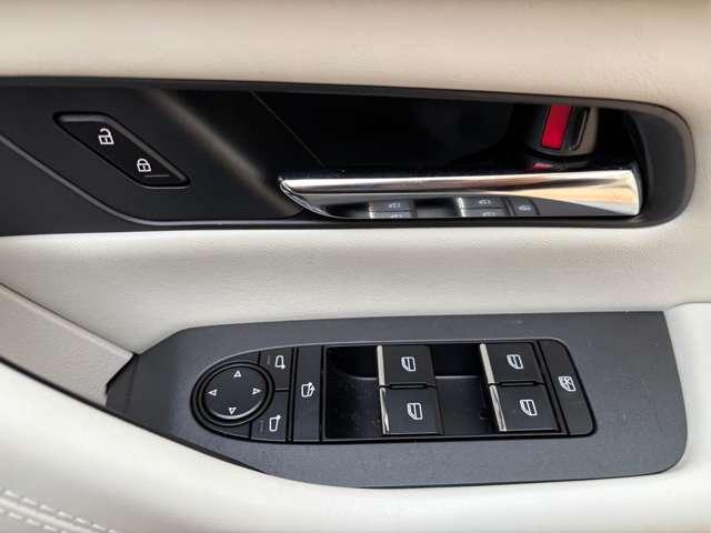 CX-60 3.3 XDハイブリッド エクスクルーシブ モダン ディーゼ BOSE ETC 純正ドラレコ前後 360度モニター 360°ビュー 衝突軽減ブレーキ LEDライト 追従式クルコン 地上デジタル シートエアコン サイドカメラ ETC アルミホイール 横滑り防止装置(17枚目)