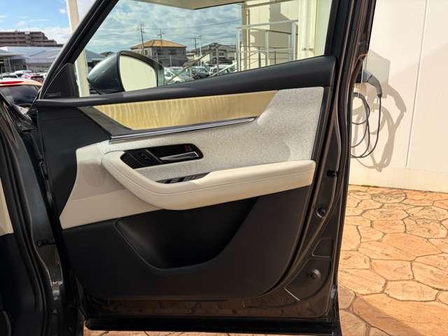 CX-60 3.3 XDハイブリッド プレミアム モダン ディーゼルター ETC サンルーフ 360度モニター 地上デジタル 衝突軽減装置 ETC車載器 パワーバックドア パノラマルーフ 横滑り防止装置 LEDヘッド ヒーター 本革シート メモリーナビ バックカメラ 4WD(14枚目)