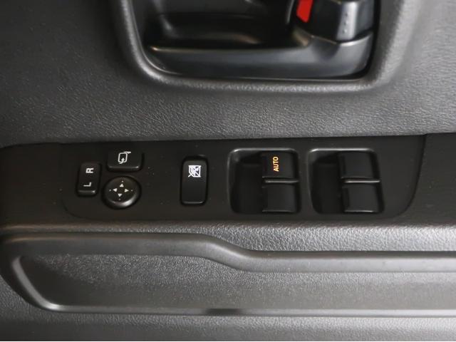 オートミラーによりキーレスと連動してドアミラーがたたみます