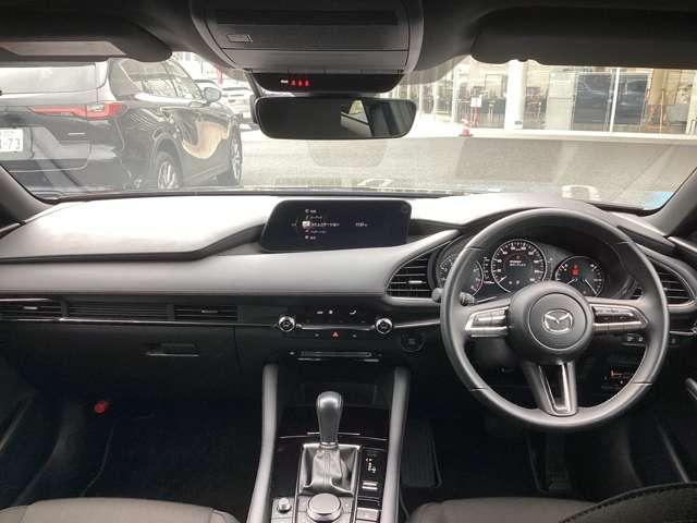 ＭＡＺＤＡ３ファストバック ２．０　２０Ｓ　プロアクティブ　前後ドラレコ　３６０度ビュ　ＥＴＣ　ＡｐｐｌｅＣａｒＰｌａｙ／ＡｎｄｒｏｉｄＡｕｔｏ　Ｂｌｕｅｔｏｏｔｈ　フルセグ　レーダークルーズ　ヘッドアップディスプレイ　１８インチ純正ＡＷ　ＢＳＭ　ワンオーナー（9枚目）
