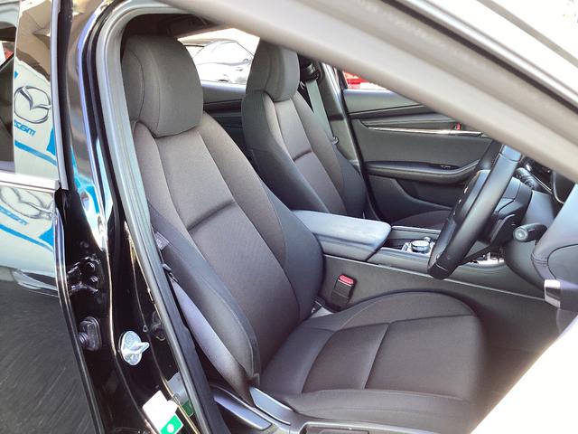 ＭＡＺＤＡ３ファストバック ２．０　２０Ｓ　プロアクティブ　前後ドラレコ　３６０度ビュ　ＥＴＣ　ＡｐｐｌｅＣａｒＰｌａｙ／ＡｎｄｒｏｉｄＡｕｔｏ　Ｂｌｕｅｔｏｏｔｈ　フルセグ　レーダークルーズ　ヘッドアップディスプレイ　１８インチ純正ＡＷ　ＢＳＭ　ワンオーナー（13枚目）