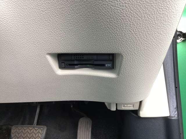 シエンタ １．５　Ｘ　ナビ　ＥＴＣ　ドライブレコーダー　禁煙　ＥＴＣ装備　地デジ　運転席助手席エアバック　マニュアルエアコン　１オーナー　キーフリーシステム　メンテナンスノート　アイドルストップ　メモリーナビゲーション（3枚目）