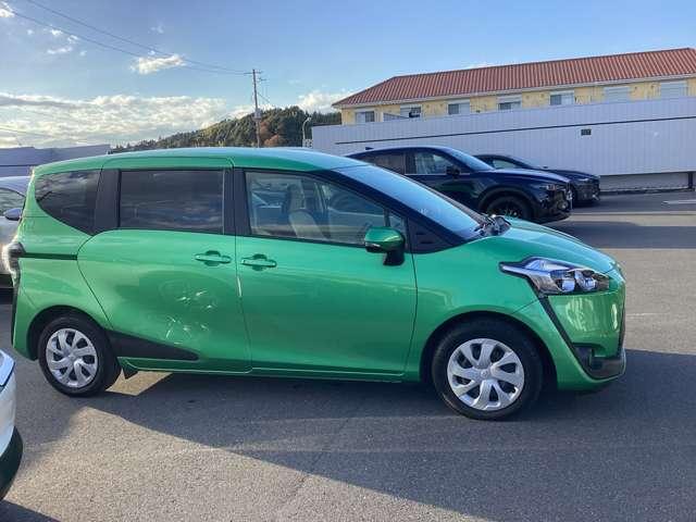 シエンタ １．５　Ｘ　ナビ　ＥＴＣ　ドライブレコーダー　禁煙　ＥＴＣ装備　地デジ　運転席助手席エアバック　マニュアルエアコン　１オーナー　キーフリーシステム　メンテナンスノート　アイドルストップ　メモリーナビゲーション（6枚目）