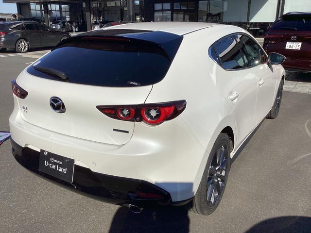 MAZDA3ファストバック 1.8 XD ツーリング ディーゼルターボ 4WD デモアップ ナビ 360度ビューカメラ アダプティブクルーズコントロール 電動シート Bluetooth オートマチックハイビーム シートヒーター 全周囲カメラ 衝突被害軽減システム バックカメラ(23枚目)