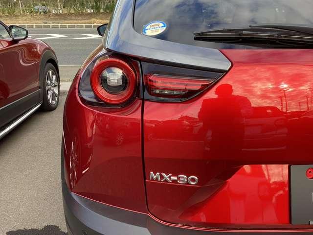 ＭＸ－３０ＥＶモデル ＥＶ　ハイエストセット　電気自動車　運転支援　ＢＯＳＥサウンド　ＥＴＣつき　ＥＴＣ　キーレススマートキー　ＡＷ　パワーシート　ＬＥＤヘッドライト　３６０度ビューモニター　ＣＤ（14枚目）