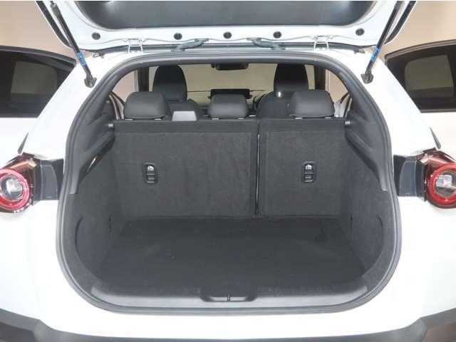 MX-30 2.0 千葉マツダ君津店です レーダーブレーキ スマキー Etc 盗難防止装置 360°カメラ ACC ナビTV Sヒーター PWシート DSC ABS Bカメラ キーフリー エアコン パワーウィンドウ(16枚目)