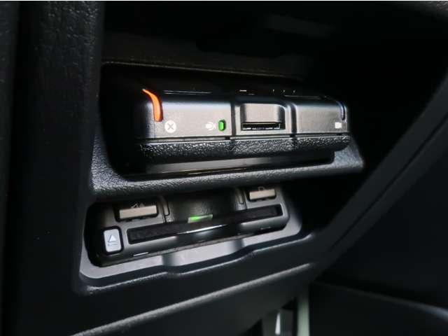 MAZDA3ファストバック 1.5 15S ブラックトーンエディション ドラレコ ETC 360°ビューモニター LEDランプ 衝突軽減ブレーキ フルセグ 360°モニター Bカメラ アドバンストキー 横滑り防止装置 キーレス ETC車載器 コーナーセンサー 禁煙 ABS(9枚目)