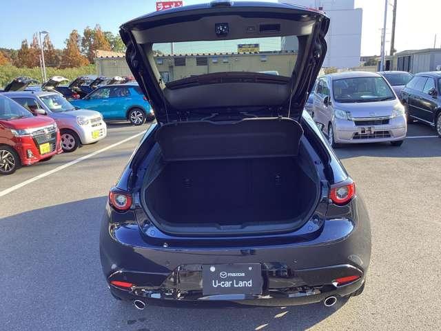 ＭＡＺＤＡ３ファストバック １５Ｓ　Ｓ　ＰＡＣＫ　３６０°ビューモニター　前席シートヒーター　アダプティブクルーズコントロール　バックカメラ　衝突被害軽減システム　ＬＥＤヘッドランプ　３６０°ビューモニター（10枚目）