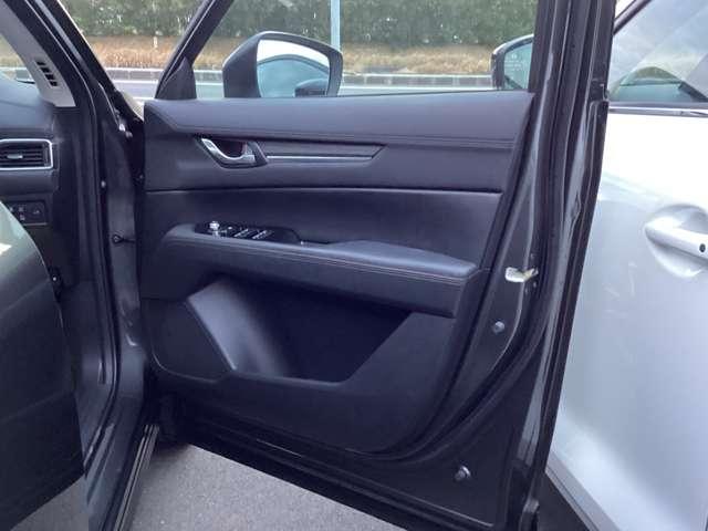 CX-5 XD Lパッケージ バックカメラ ドラレコ 前席シートヒーター パワーバックゲート レーダーC エアコン リアカメラ 本革 キーフリー 電動パワーシート アイストップ ターボ TVナビ アドバンスキー アルミホイール(9枚目)