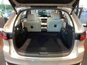 大型のスーツケースや、一般的なベビーカーが積み込める実用的な広さを備えたラゲッジルームです。後部座席を倒せばたくさんの荷物を積めるフラットなラゲッジスペースになります。