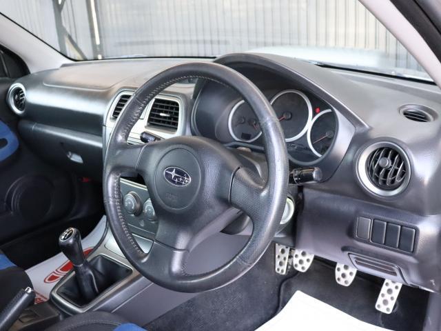 インプレッサ ＷＲＸ　鷹目　Ｇ型　柿本改マフラー　ＯＺレーシング１７ＡＷ　大型リヤスポイラー　ＨＩＤ　ケンウッドオーディオ（3枚目）