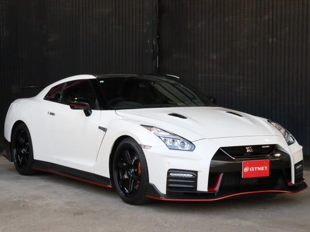 GT-R ニスモ MY17モデル nisumo専用カーボンエアロ カーボンGTウイング nisumo専用20アルミ 純正ナビ(5枚目)