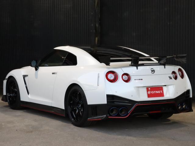 GT-R ニスモ MY17モデル nisumo専用カーボンエアロ カーボンGTウイング nisumo専用20アルミ 純正ナビ(6枚目)